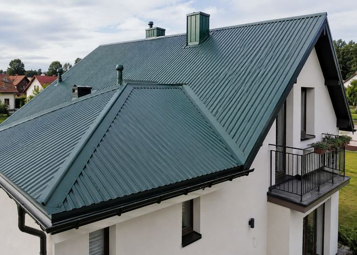 Навес из профлиста МП18 RAL 3005